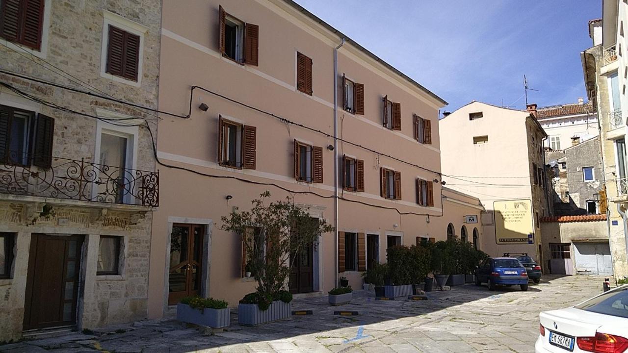 Apartments Rauch Pola Esterno foto